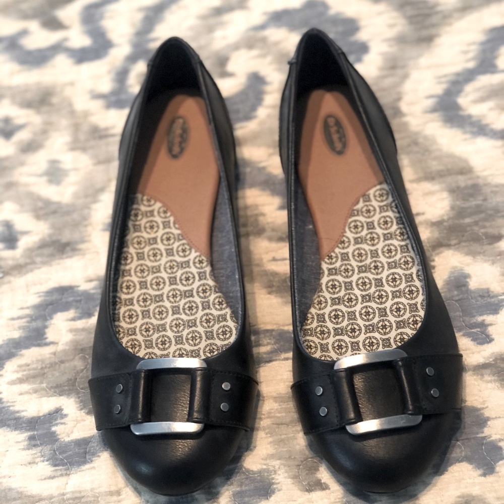 Dr Scholl’s black buckle flat size 10M